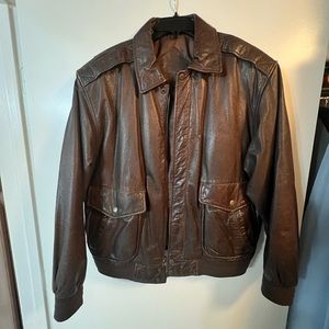Roundtree and Yorke vintage genuine leather brown bomber jacket